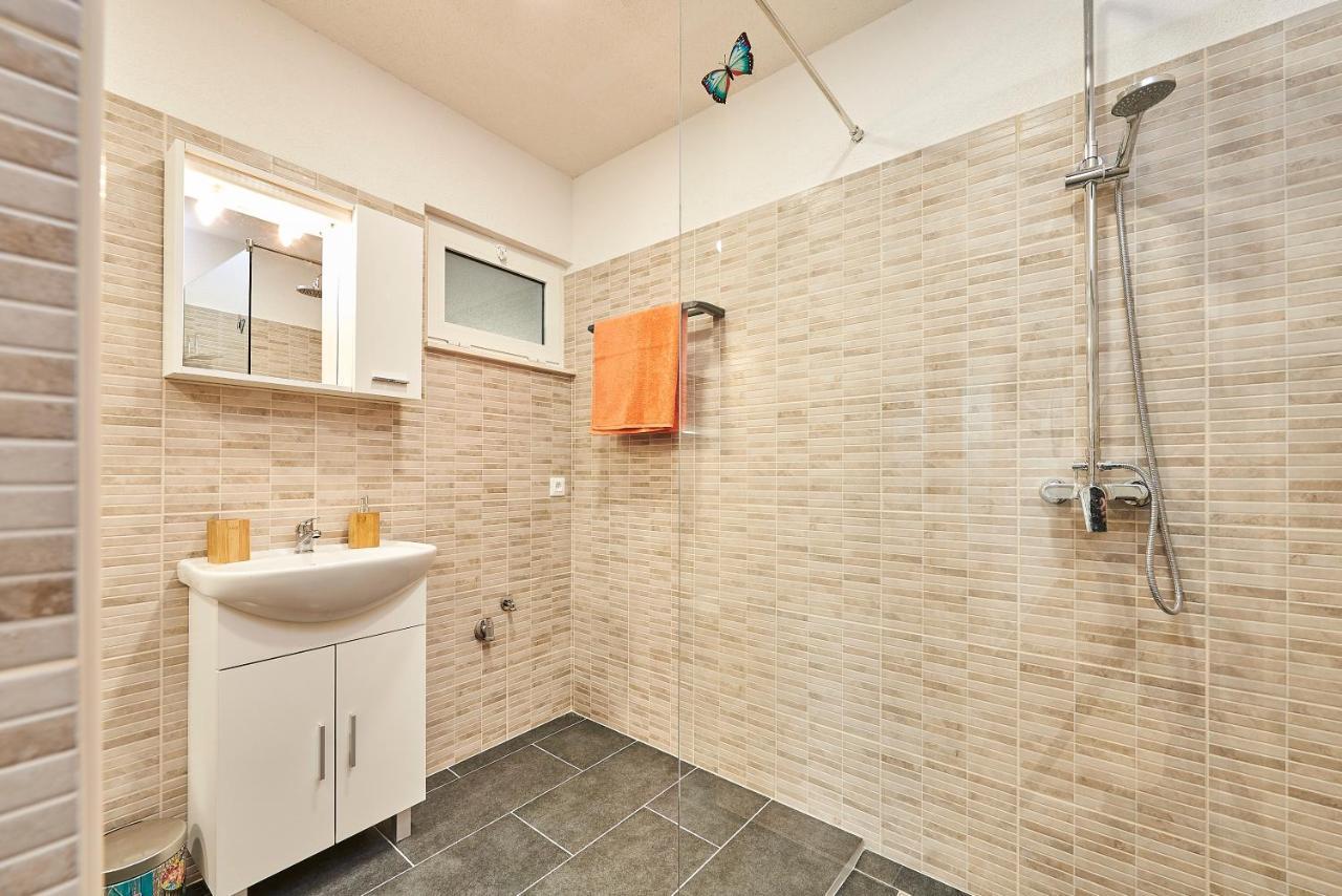 Studio Apartment Bascan Trogir Exterior photo